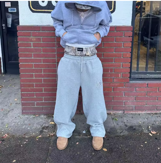 Pantalones deportivos retro